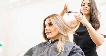 Casting modelos mujeres para corte y color de pelo