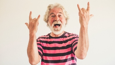 Casting hombre de 70 años rockero para spot publicitario en Madrid