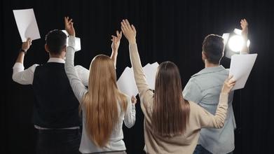 Casting artistas con amplia formación en danza canto e interpretación para musical en Madrid