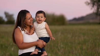 Casting madres latinas con hijos para película